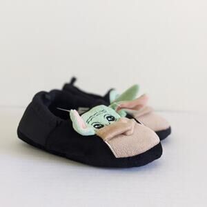 H+M Star Wars Slippers Size 9/9.5 Kids Baby Yoda The Mandalorian